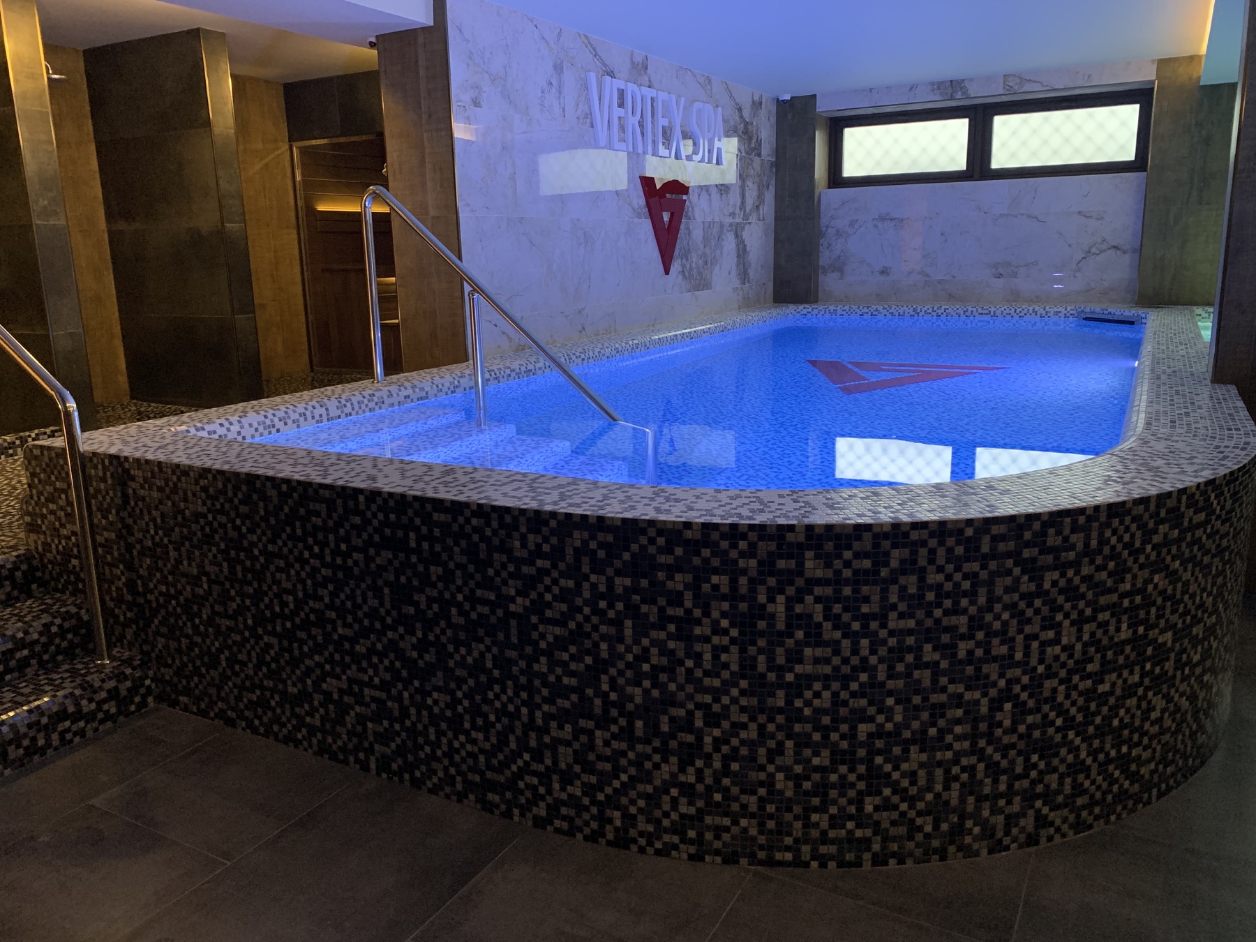 Бассейн в Vertex SPA Hotel, Красная Поляна